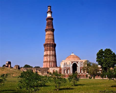  Qutub Minarin - Majesteettinen minareetti Delhin historiallisen kadunvarressa!