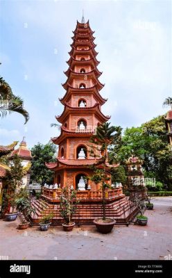 West Lake Pagoda - Vietnamin kiehtova historialliseen ja luontoon upottava kohde!